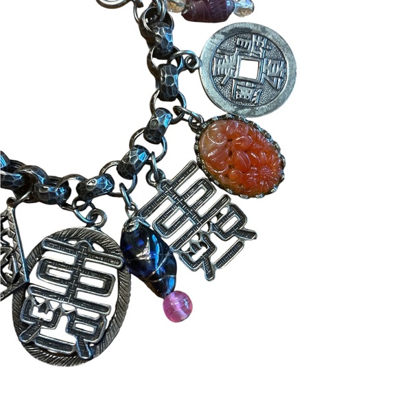 Vintage Unsigned Napier Shangri-La Asian Silver Charm Bracelet - Picture 2 of 4